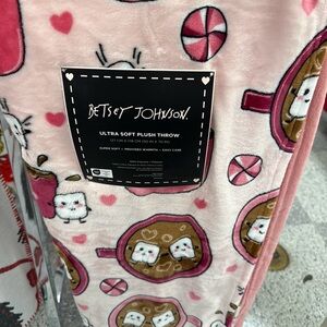Betsey Johnson Hot Cocoa & Candy Canes Swirls Plush Throw